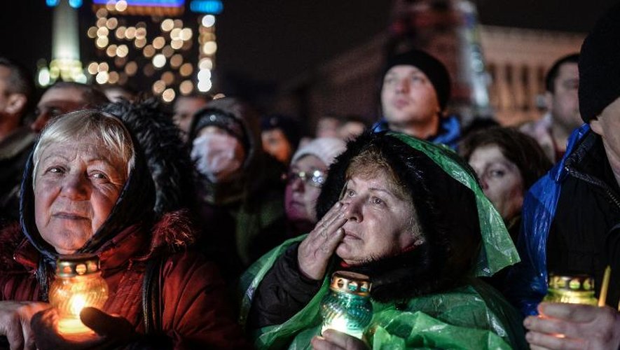 Des manifestants rassemblés place de l'Indépendance assistent au discours de Ioulia Timochenko, le 22 février 2014 à Kiev
