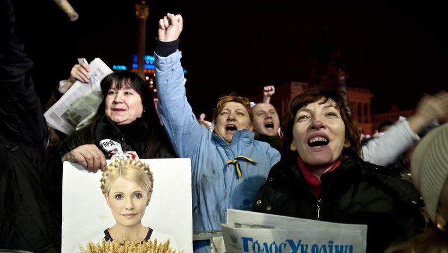 Des partisans de l'opposante Ioulia Timochenko rassemblés place de l'Indépendance, le 22 février 2014 à Kiev