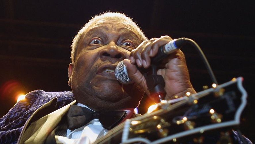 Le chanteur de blues B.B. King, le 25 juillet 2001 lors du festival de Nice, dans le sud de la France