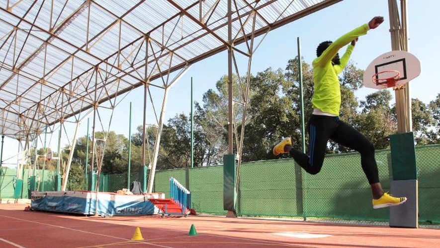 Le triple-sauteur français Teddy Tamgho, lors d'une séance d'entraînement à Saint-Raphaël, le 18 février 2015