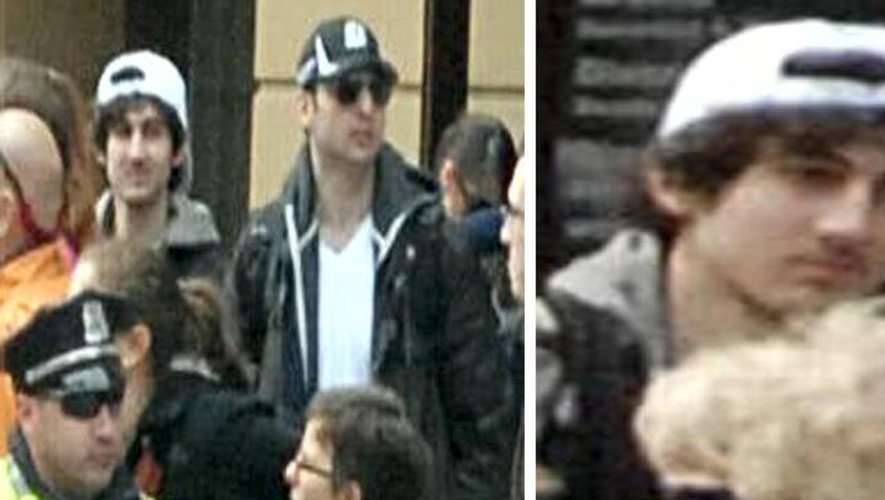 Montage de deux captures d'écran fournies le 19 avril 2013 par le FBI, montrant Djokhar Tsarnaev avec son frère Tarmerlan (G) et Djokhar  Tsarnaev (D) au milieu de la foule lors du marathon le 15 avril 2015 à Boston