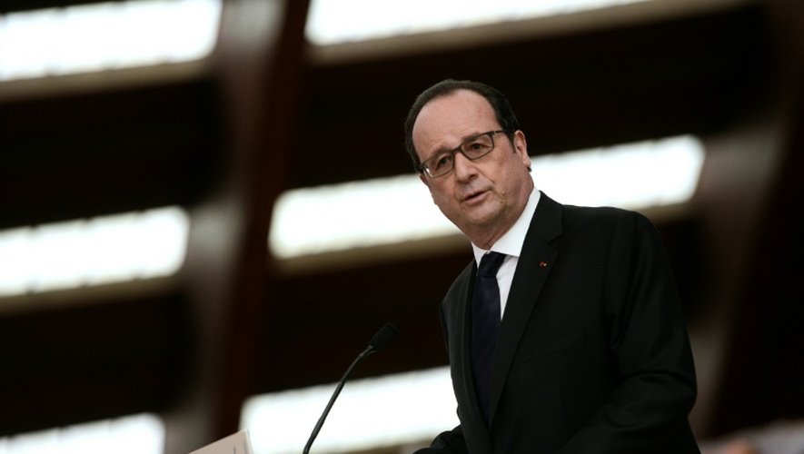 Le président François Hollande à Paris, le 29 mars 2016