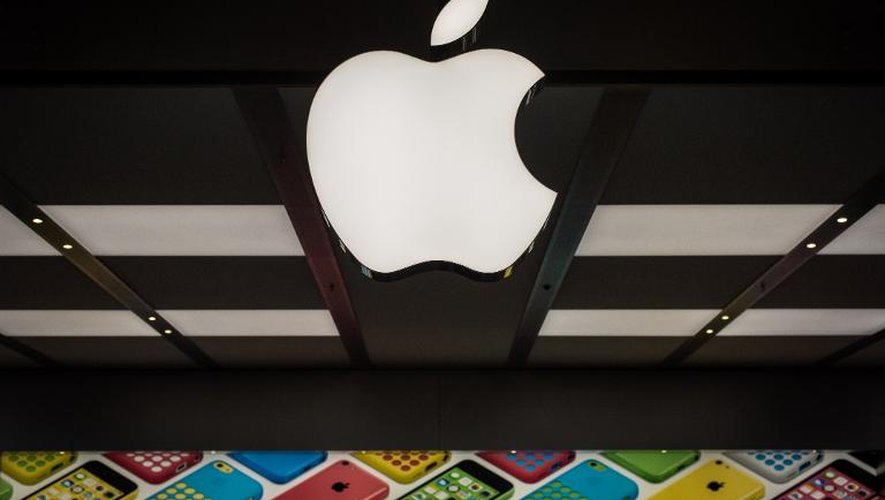 Logo d'Apple dans un magasin de Rio au Brésil le 16 février 2014