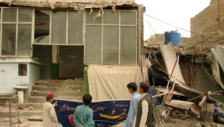 Un magasin détruit à Miranshah, dans le Waziristan du Nord, après des combats entre l'armée pakistanaise et des insurgés, le 19 mars 2012