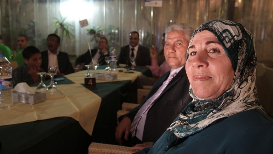 La mère et le père de Mohammad Assaf, le 26 avril 2013 dans un restaurant de Gaza