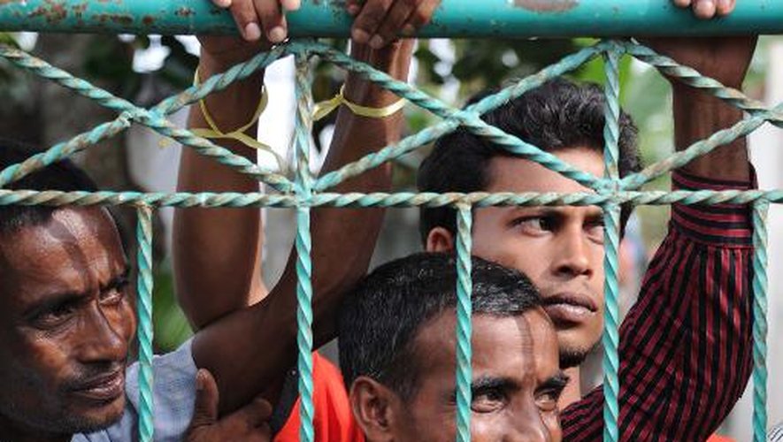 Des migrants originaires du Bangladesh dans un centre de rétention de Lhokseumawe, en Indonésie, le 17 mai 2015