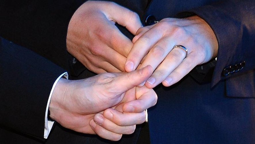 L'Eglise protestante unie de France (EPUdF) a adopté dimanche la possibilité de bénir les couples homosexuels