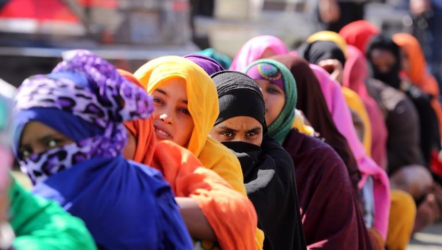 Des migrantes sont détenues dans un centre de rétention à Tripoli,le 17 mai 2015