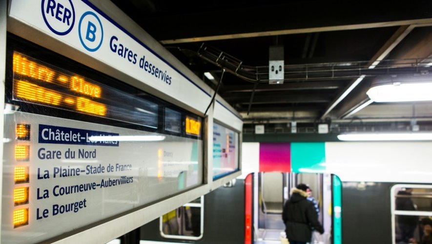 Quai du RER B à Chatelet-Les Halles à Paris, le 8 mars 2016