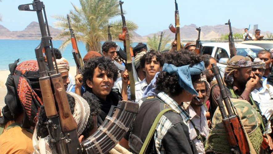 Des combattants du mouvement séparatiste du sud du Yémen se rassemblent dans le port d'Aden, le 17 mai 2015
