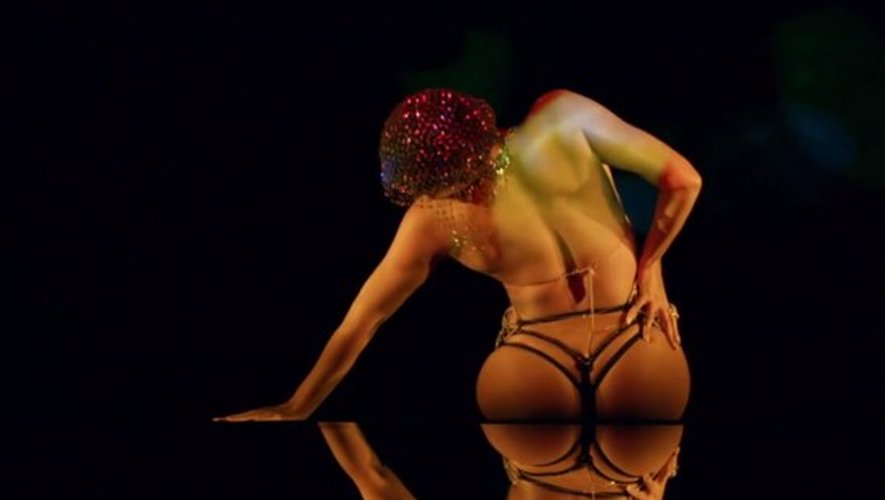 Beyoncé sexy au Crazy Horse. Son clip HOT Partition, tourné à Paris - VIDEO