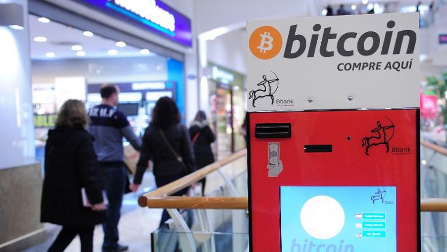 Un distributeur automatique de bitcoin dans un centre commercial à Barcelone le 26 février 2014