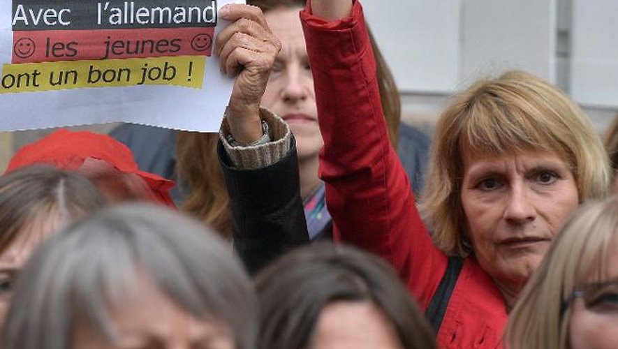 Des professeurs manifestent contre la réforme des collèges le 19 mai 2015 à Strasbourg