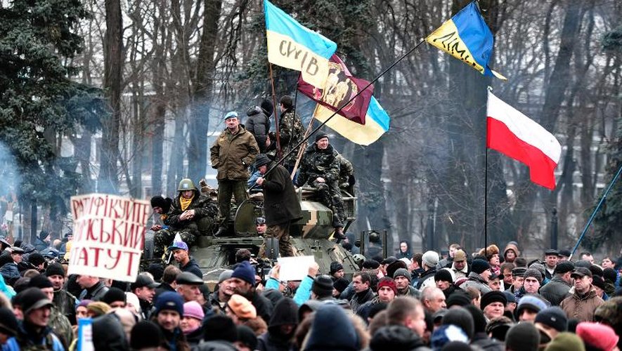 Manifestation devant le Parlement ukrainien, le 27 février 2014 à Kiev