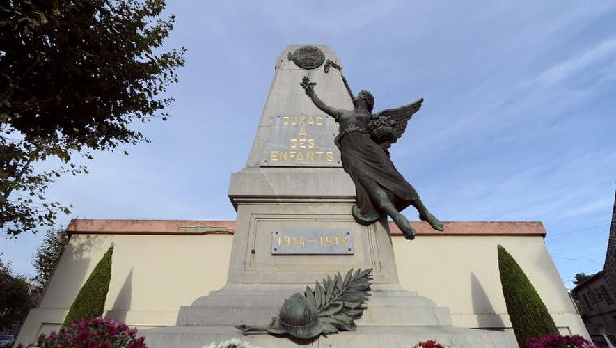 Un monument aux morts de la guerre de 1914-1918 à Cuxac-d'Aude, dans le sud de la France, le 27 octobre 2013