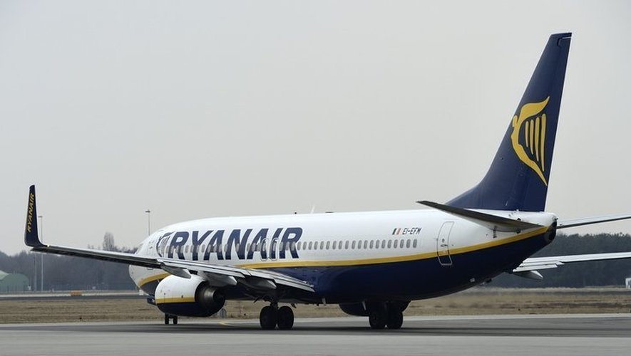 Un  avion de la compagnie Ryanair sur le tarmac