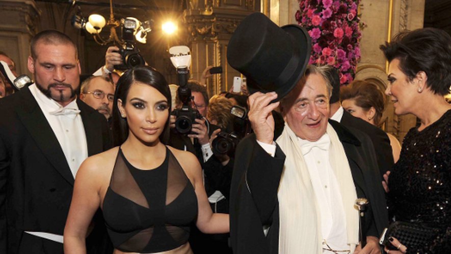 Kim Kardashian : harcelée au bal de Vienne, elle quitte la soirée ! PHOTOS