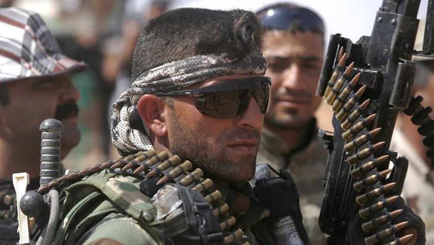 Des miliciens chiites irakiens le 19 mars 2015 à Nukhayb dans la province Anbar
