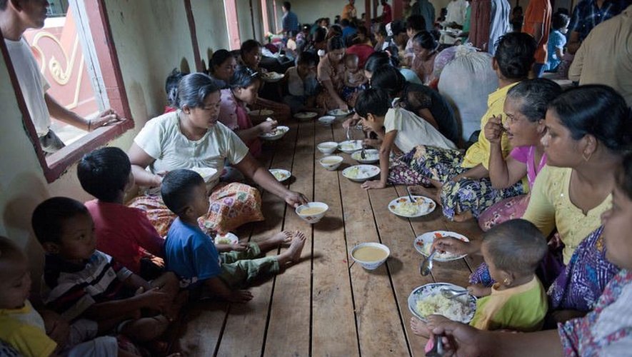Des familles musulmanes ont trouvé refuge dans un monastère le 30 mai 2013 à Lashio, en Birmanie