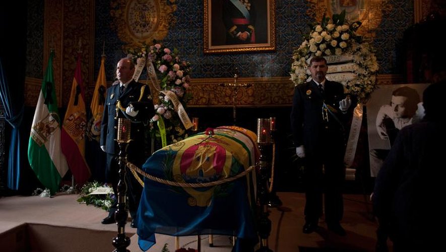 Le cercueil de Paco de Lucia à la mairie de sa ville natale, Algésiras, le 1er mars 2014