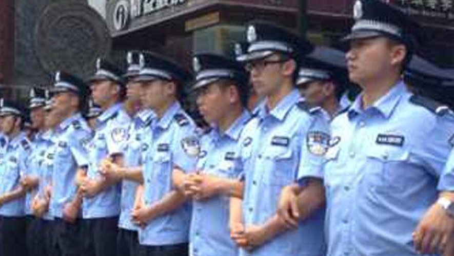 Des policiers à Kunming