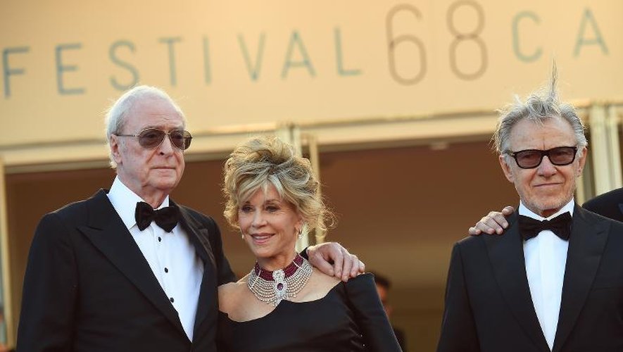 (de g à d) L'acteur britannique Michael Caine, Jane Fonda et l'acteur américain Harvey Keitel présentent le film "Youth" au festival de Cannes le 20 mai 2015