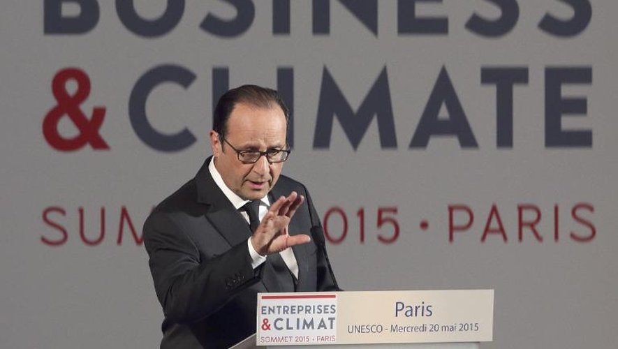 Le président François Hollande a annoncé la mise en place dès janvier 2019 de la réserve de stabilité du marché du carbone, lors du Business and Climate Summit, le 20 mai 2015 à Paris