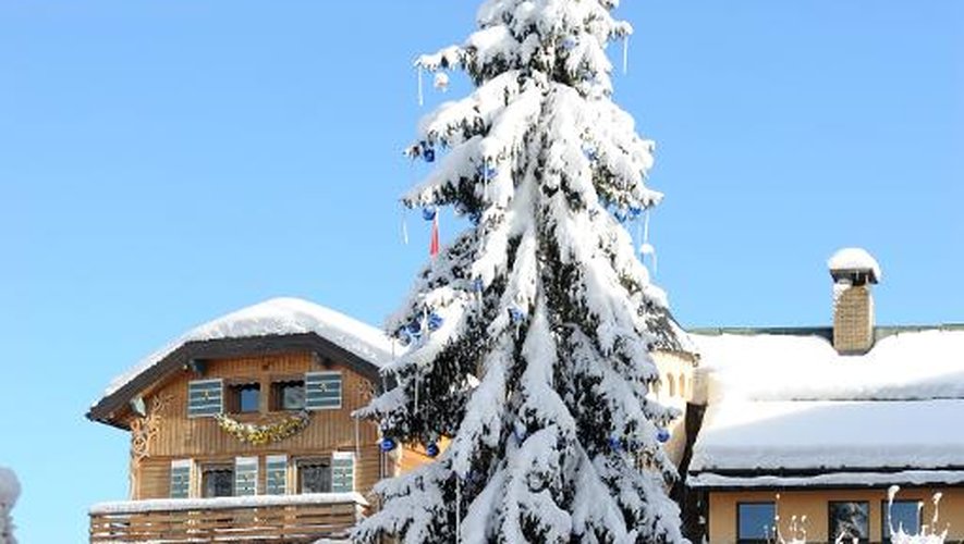 Photo d'archive de la très chic station de ski de Megève, avec des carioles à cheval attendant les clients. Le 19 décembre 2012.