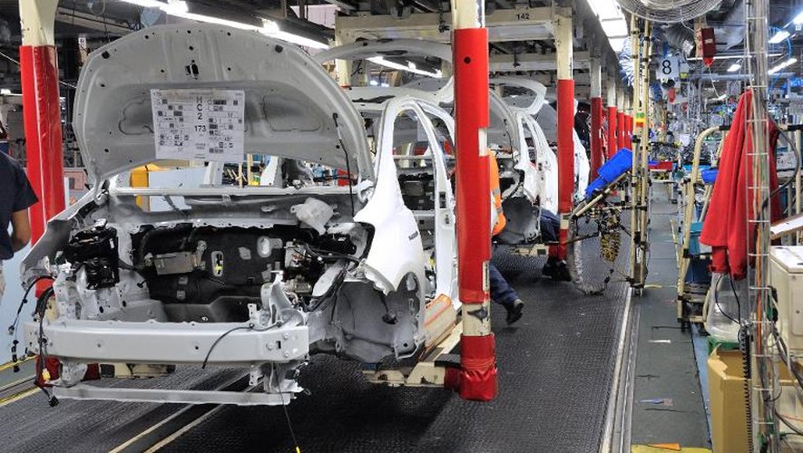 Une ligne de production de voitures de la marque Toyota dans l'usine Onnaing, dans le nord de la France, le 8 octobre 2012