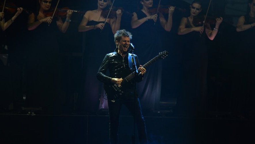 Le chanteur du groupe Muse, Matthew Bellamy, lors d'un concert le 20 février 2013 à Londres
