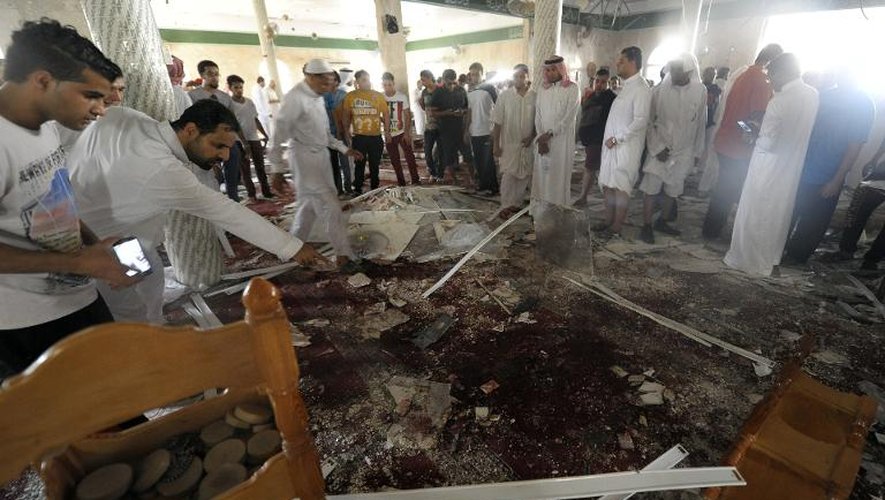 L'intérieur de la mosquée frappée par un attentat à Koudeih, dans la province de Qatif le 22 mai 2015