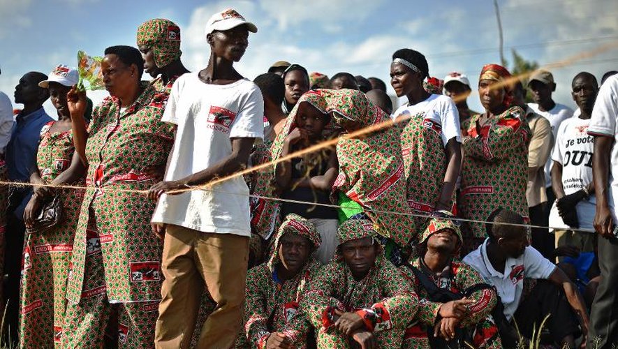 Des partisans du président Pierre Nkurunziza à Bujumbura le 23 mai 2015