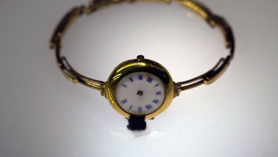 Une montre suisse retrouvée près de l'épave du Titanic et exposée à Paris le 31 mai 2013