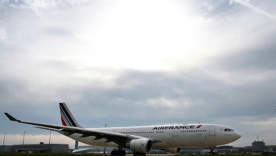 Air France va permettre à son personnel féminin de refuser les rotations Paris-Téhéran, conformément aux souhaits des syndicats qui avaient relayé "l'émoi" suscité par une note interne demandant de se conformer à la loi iranienne sur le voile