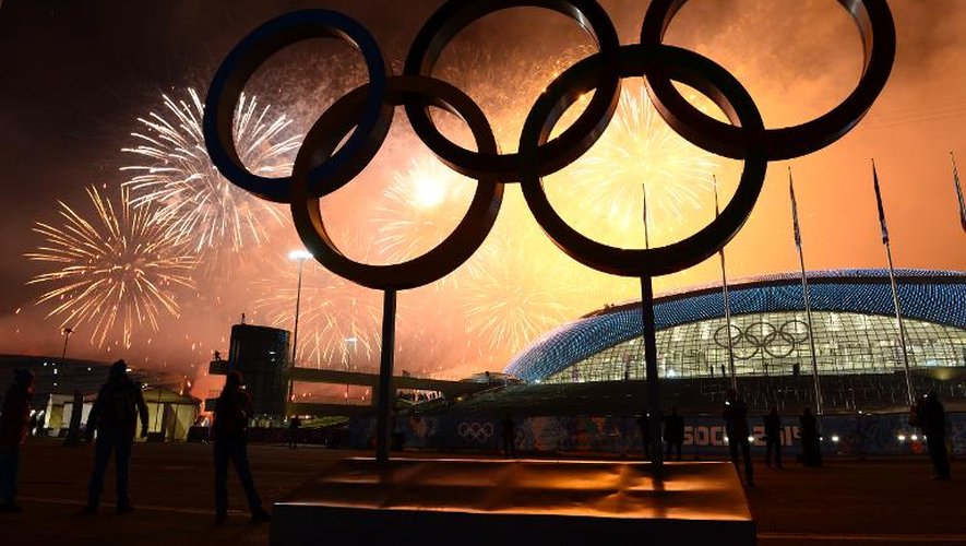 Les anneaux olympiques lors de la cérémonie de clôture des JO le 23 février 2014 à Sotchi