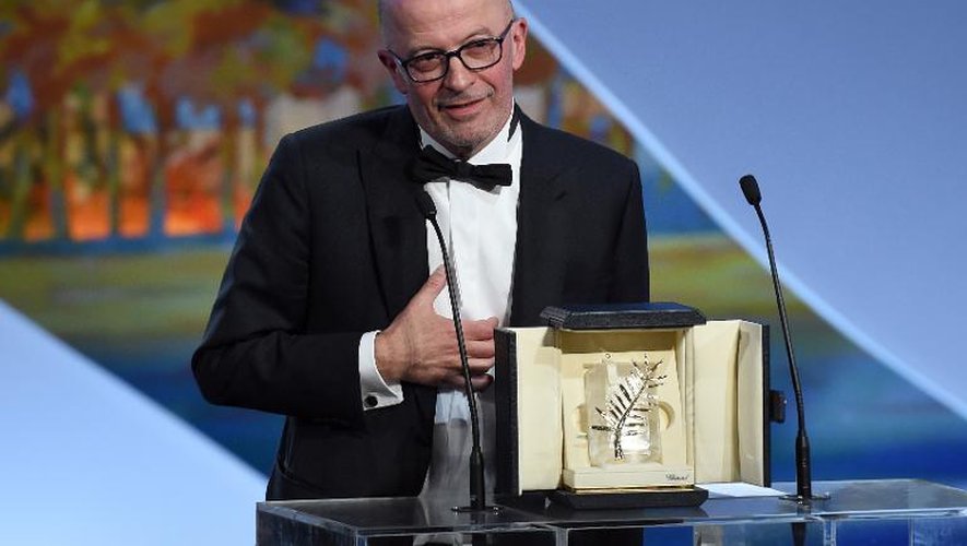 Jacques Audiard reçoit la Palme d'Or à Cannes le 24 mai 2015