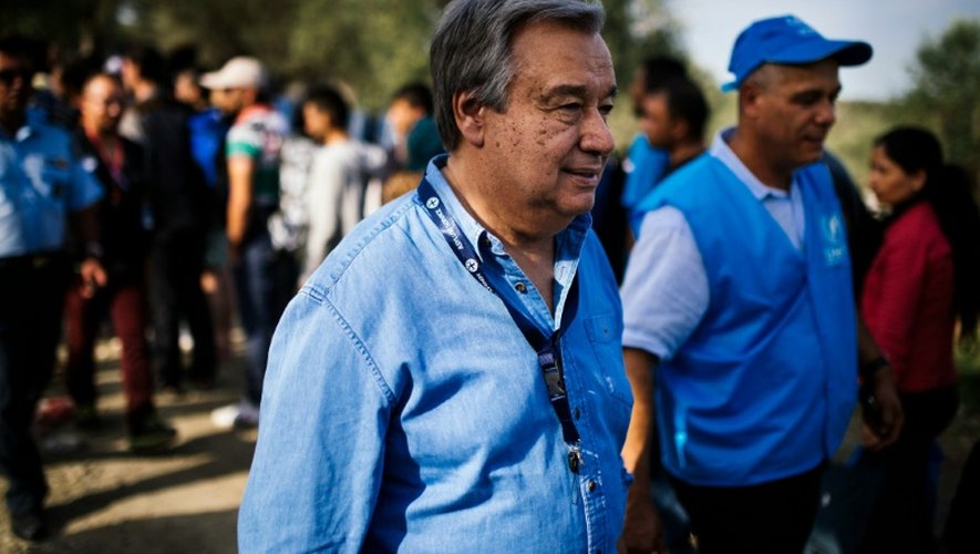 Antonio Guterres le 9 octobre 2015 sur l'île grecque de Lesbos