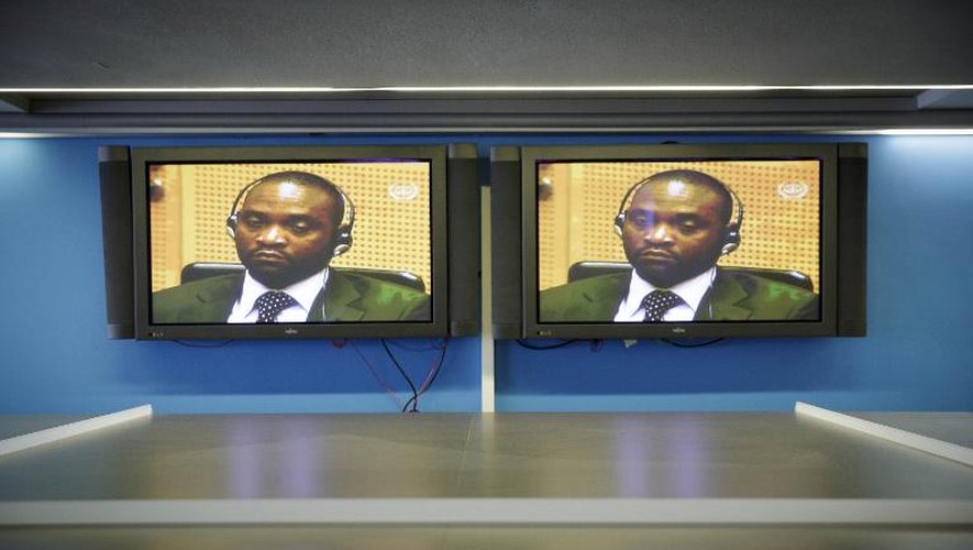 Retransmission télévisée du procès de l'ancien chef de milice congolais Germain Katanga devant la CPI, le 7 mars 2014 à La Haye