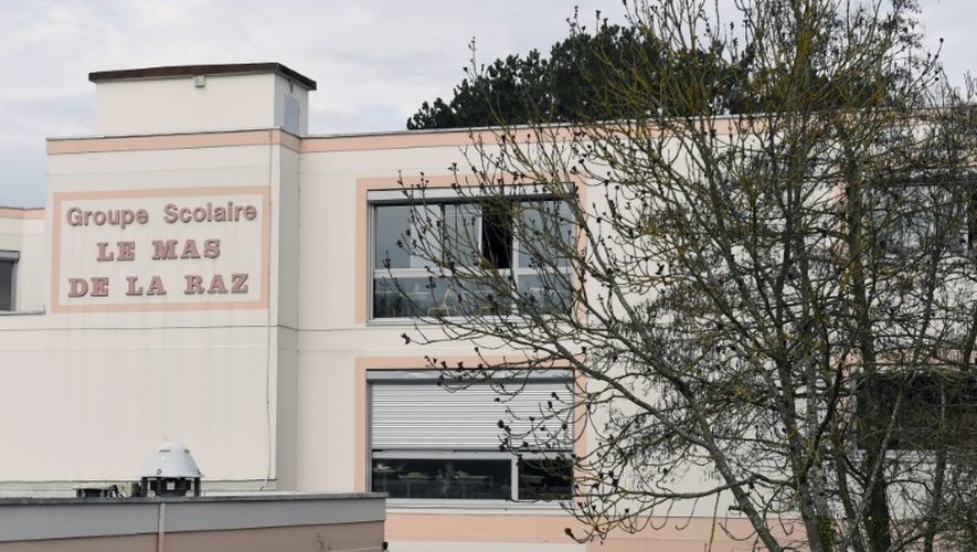 Vue extérieure en date du 24 mars 2015 du groupe scolaire Le Mas à Villefontaine