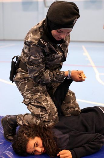 Des policières palestiniennes à l'entraînement à Jéricho, le 20 février 2014