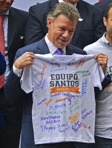 Le président colombien  Juan Manuel Santos lors de l'enregistrement de sa candidature à l'élection présidentielle, à Bogota le 4 mars 2014