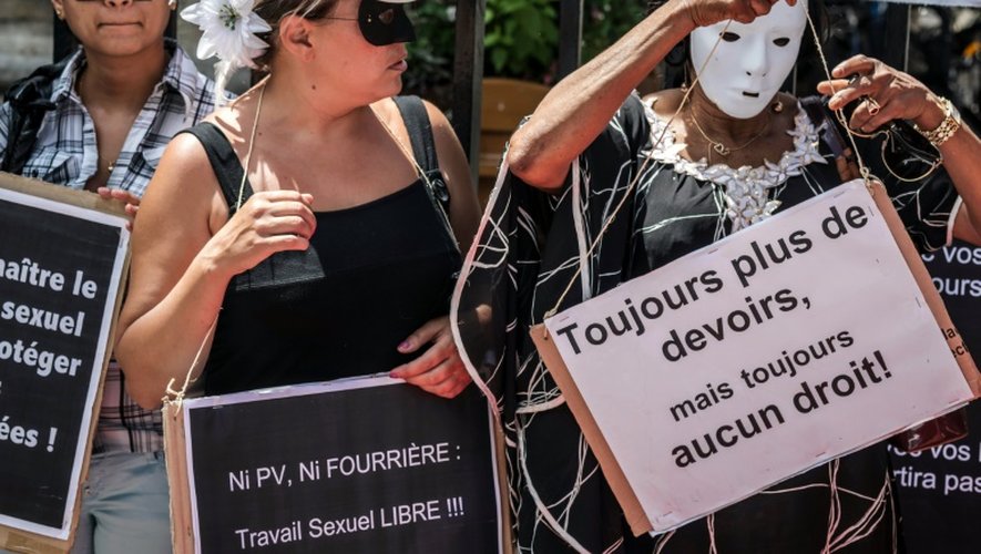 Des personnes prostituées manifestent le 6 juillet 2012 à Lyon contre le projet de loi de pénalisation des clients