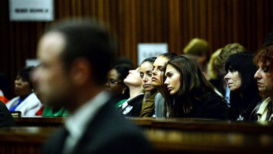 Des proches de Reeva Steenkamp assistent au procès d'Oscar Pistorius, accusé du meurtre de sa petite amie, à Pretoria le 10 mars 2014