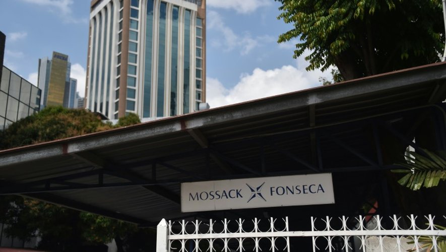 Un panneau devant le cabinet de Mossack Fonseca à Panama, le 4 avril 2016