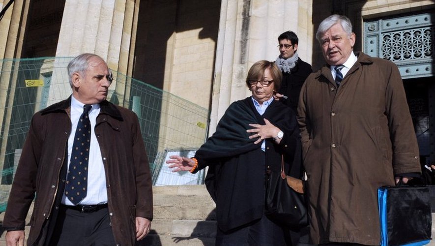 Des membres de la famille Vedrine, victime du "gourou" Thierry Tilly, à Bordeaux, le 13 novembre 2012