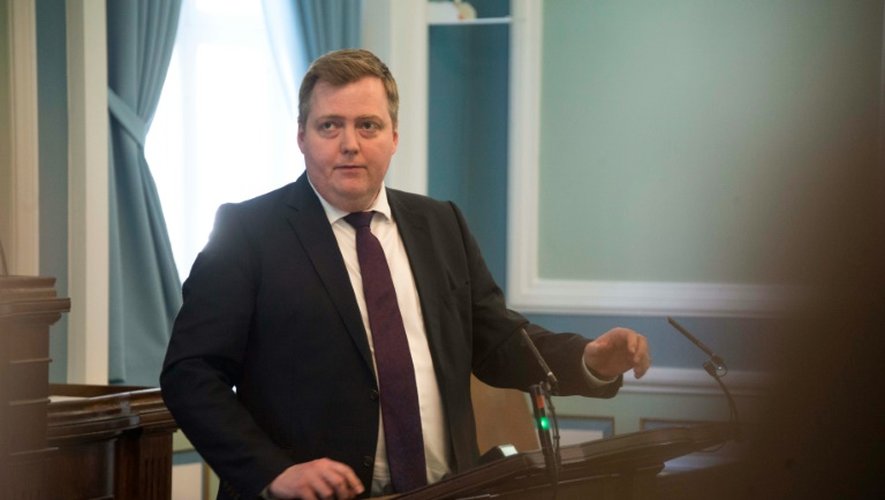 Le Premier ministre islandais Sigmundur David Gunnlaugsson devant le parlement islandais, le 4 avril 2016 à Reykjavik