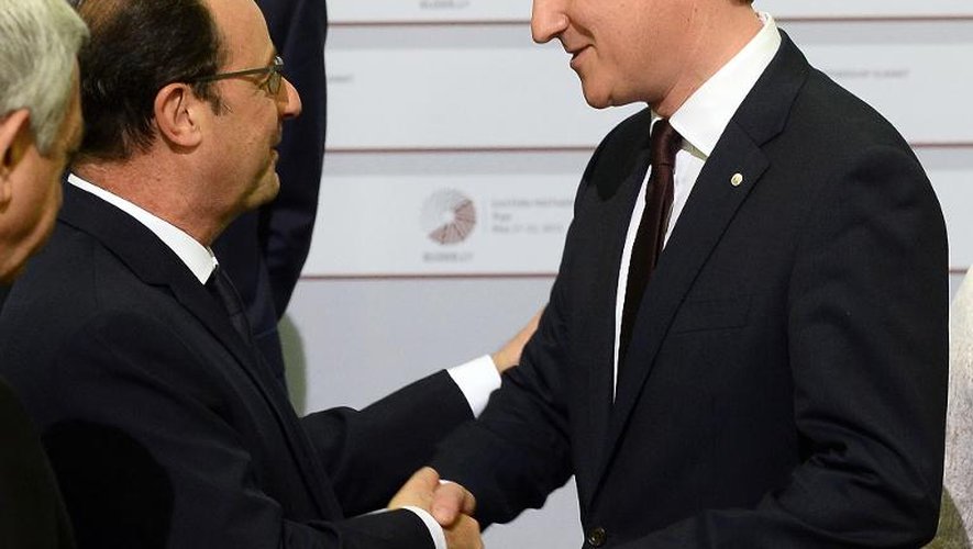 François Hollande et David Cameron le 22 mai 2015 à Riga