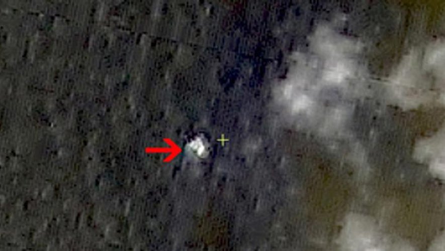 Image satellite du Centre chinois des ressources et de données et applications satellite le 13 mars 2014 montrant des objets au sud de la mer de Chine