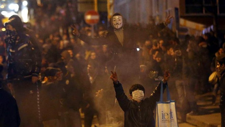 Des manifestants anti-gouvernement manifestent à Ankara le 12 mars 2014