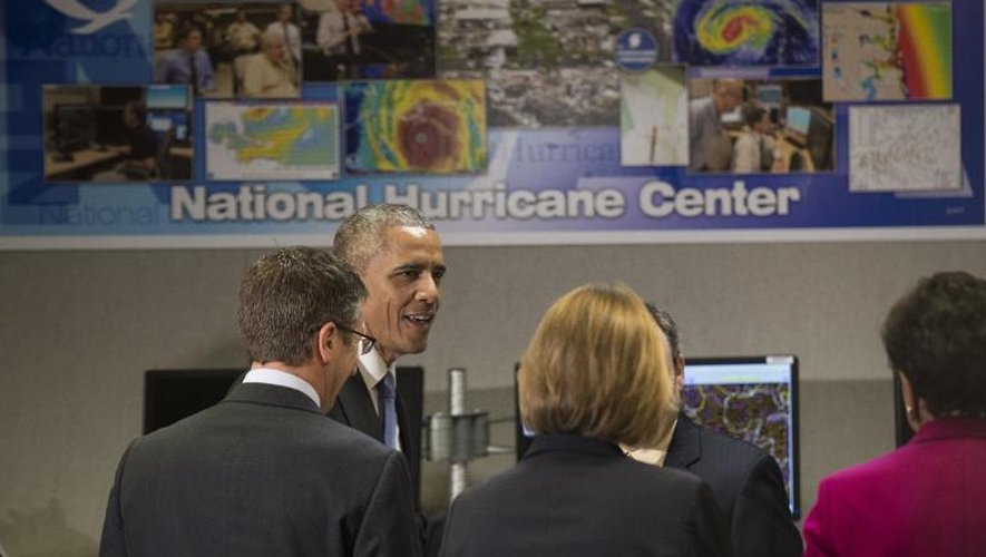 Barack Obama visite le Centre national des ouragans (NHC) à Miami, le 28 mai 2015